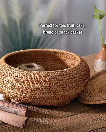 Elegant Handwoven Rattan Storage Chest - Stylish Organizer for Any Room