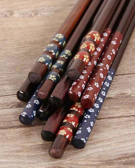 Handcrafted Japanese Wooden Chopsticks – Enhance Your Dining Experience with Elegance and Style