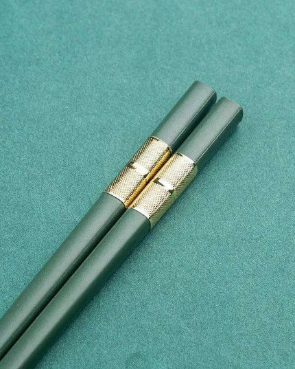 Elegant Red Japanese Chopsticks – Premium Dining Utensils for Sushi and Asian Cuisine