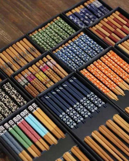 Chic Bamboo Chopstick Collection - 5 Pairs with Non-Slip Design