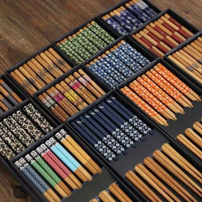 Chic Bamboo Chopstick Collection - 5 Pairs with Non-Slip Design