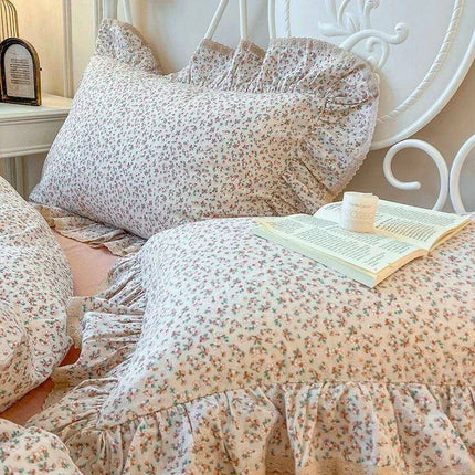 Charming Vintage Floral Lace Cotton Bedding Set with Ruffled Skirt and Matching Pillowcases