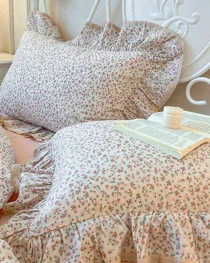 Charming Vintage Floral Lace Cotton Bedding Set with Ruffled Skirt and Matching Pillowcases