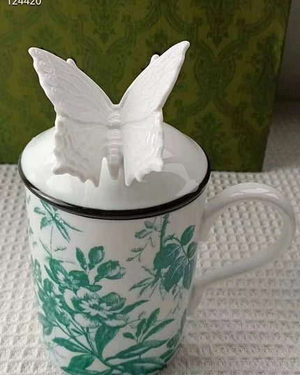 Charming European Ceramic Mug Set with Lid - Elegant Gift Box for a Delightful Drinking Experience