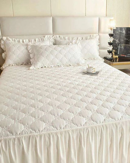 Plush Quilted Mattress Protector with Solid Color Bed Skirt - Skin-friendly Bedspread (No Pillowcase)