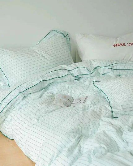 Mint Green Washed Cotton 4-Piece Bedding Set - Chic Duvet Cover for Dorm Rooms and Student Living