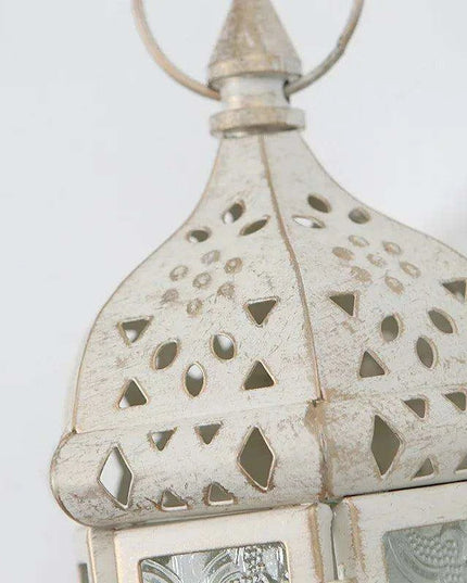 Enchanting Metal Lanterns for Tranquil Outdoor Settings