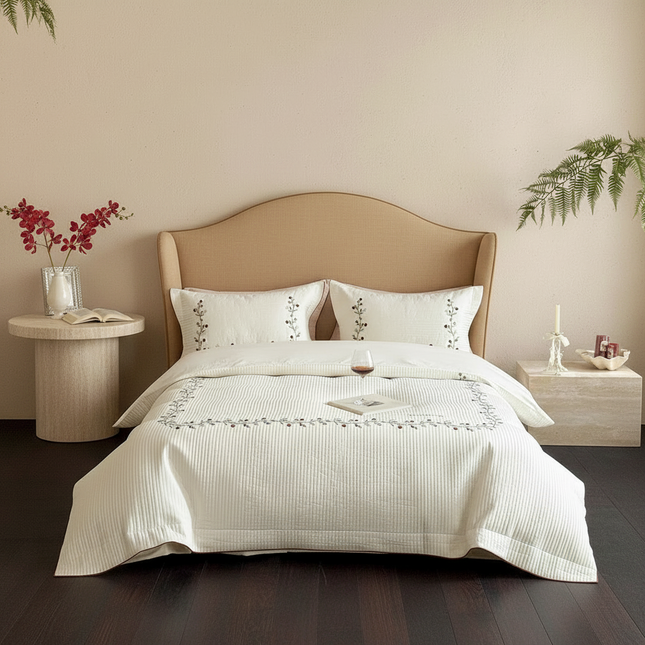Minimalist Quilted Cotton Flower Bedding Set — 4-Piece, Double / Queen / King