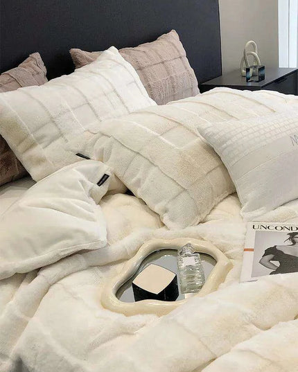 Luxurious Milk Velvet Duvet Cover Set with Elegant Square Lattice Design - Ultra-Soft 4-Piece Bedding Ensemble