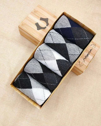 Elegant Gift Box Set of 5 Pairs of Cozy Men's Medium Tube Socks