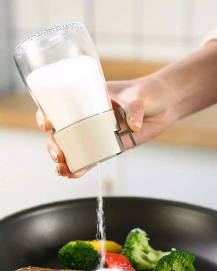 Seasoning on the Go: Portable Glass Salt Shaker for Instant Flavor Boost