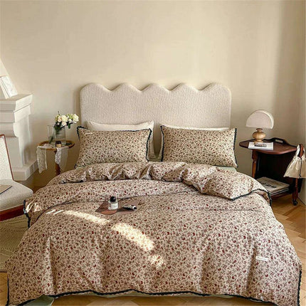 Vintage Lace Floral Egyptian Cotton 4-Piece Bedding Set with Shams