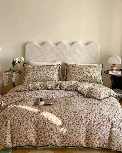Vintage Lace Floral Egyptian Cotton 4-Piece Bedding Set with Shams