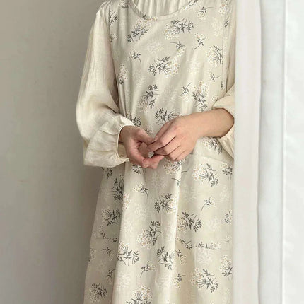 Chic Waterproof Apron for Culinary and Gardening Mastery - Adjustable Cotton-Linen Blend