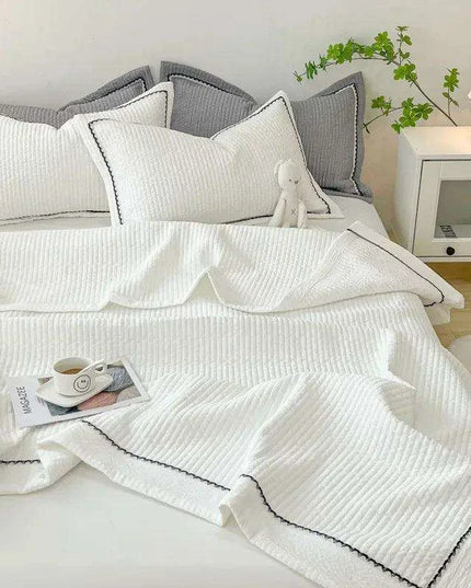 Elegance Princess Summer Quilt Set with Skin-Friendly Comforter