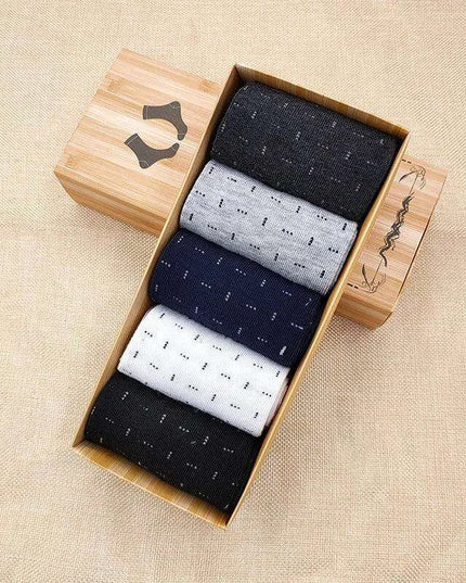 Elegant Gift Box Set of 5 Pairs of Cozy Men's Medium Tube Socks