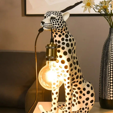Modern Creativity Cheetah Sculpture Room Decoration Animal Figurine Mo