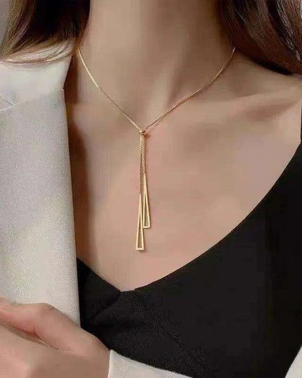 Playful Poodle Balloon Dog Pendant Necklace - Unique Clavicle Chain Jewelry Gift for Dog Enthusiasts