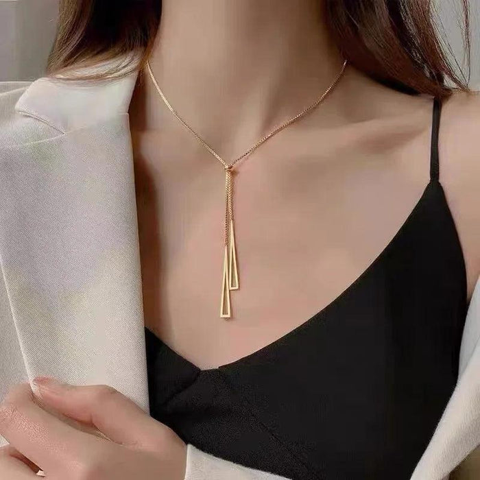 Playful Poodle Balloon Dog Pendant Necklace - Unique Clavicle Chain Jewelry Gift for Dog Enthusiasts