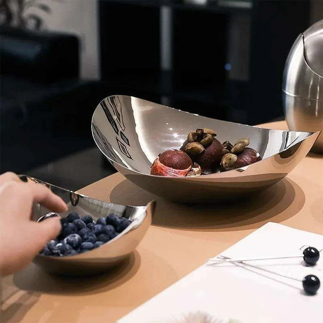 Elegant Extra-Large 304 Stainless Steel Serving Bowl for Stylish Entertaining and Home Accents
