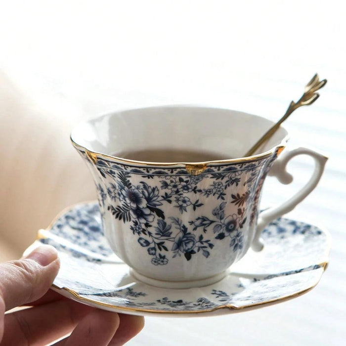 Timeless Vintage Charm: 200ml Elegant Ceramic Coffee Cup & Saucer Set for Sophisticated Tea Moments