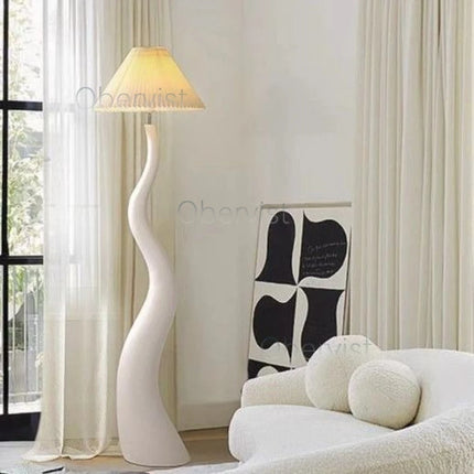 Pleated Floor Lamp — Minimalist Vertical Standing Light