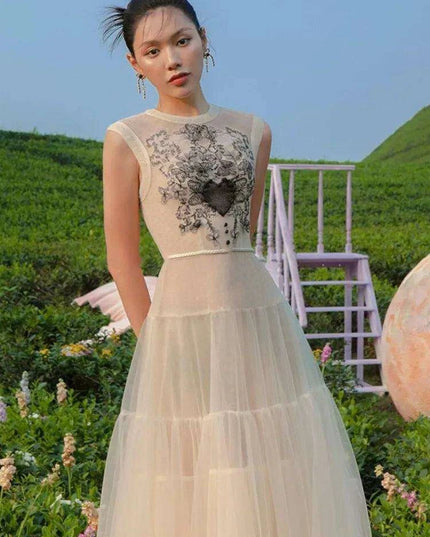 Embroidered Pleated O-neck Dress with Slim Waist for Women