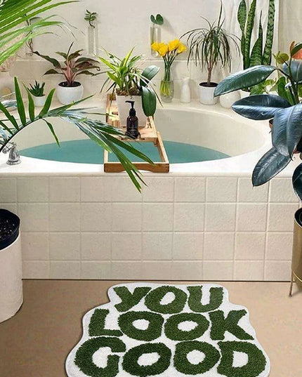 Uplifting Monogrammed Microfiber Bath Mat for a Joyful Bathroom Experience