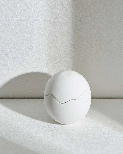 Artistic Egg-Shaped Aromatherapy Candle for Serenity and Relaxation