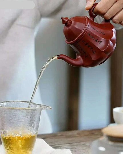Elegant Yixing Purple Clay Teapot - 200ml Dahongpao Design with Integrated Mesh Filter for the Discerning Tea Enthusiast