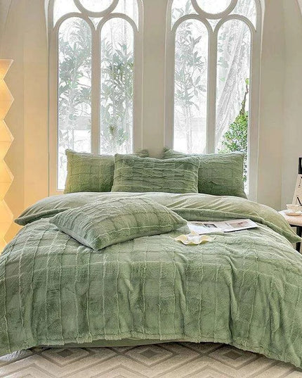 Luxurious Caramel Brown Velvet Fleece Bedding Set with Duvet Cover, Flat Sheet, and Pillowcases