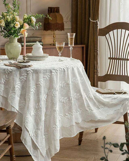 Chic French Lace Table Cover - Elevate Your Event with Timeless Elegance