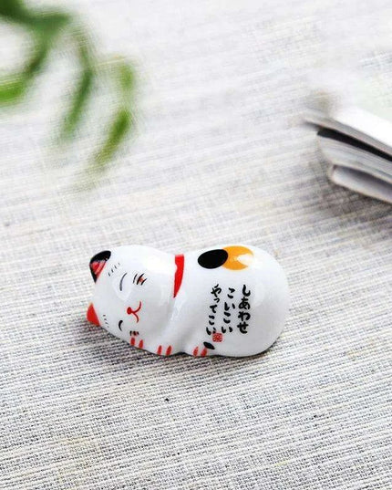Whimsical Cat-Inspired Ceramic Chopstick Holder - Delightful Japanese Dining Accessory