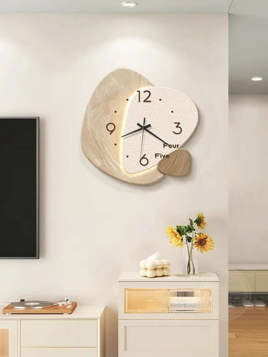 Chic Modern Wall Clock - Stylish Decorative Timepiece for Contemporary Spaces