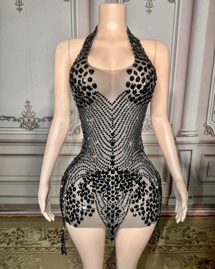 Radiant Rhinestone-Embellished Halter Neck Evening Gown with Opulent Mesh and Velvet Accents