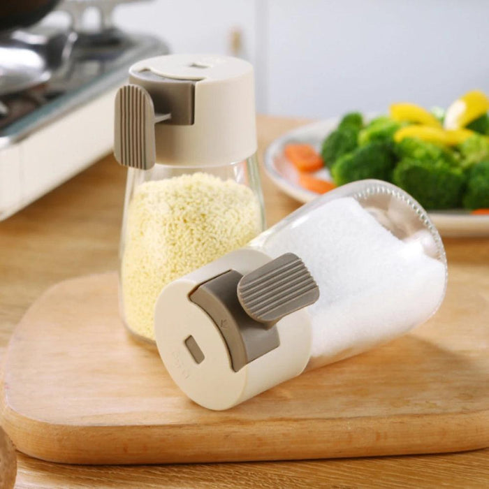 Seasoning on the Go: Portable Glass Salt Shaker for Instant Flavor Boost