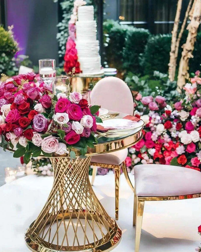 Exquisite Golden Outdoor Wedding Table Ensemble with Stylish Stainless Steel Cake Stand