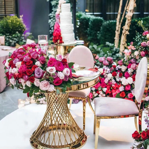 Exquisite Golden Outdoor Wedding Table Ensemble with Stylish Stainless Steel Cake Stand