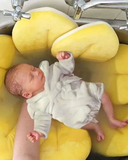 Floral Fantasy™ Newborn Bath Mat – Elevate Bath Time Serenity