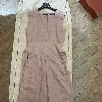 Chic Sleeveless Linen Summer Dress with Elegant Long Skirt and Waist Detail