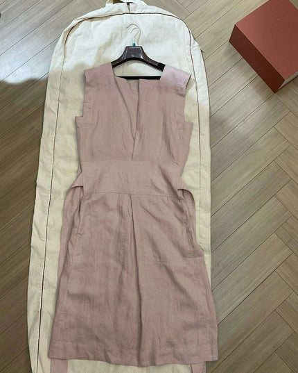 Chic Sleeveless Linen Summer Dress with Elegant Long Skirt and Waist Detail