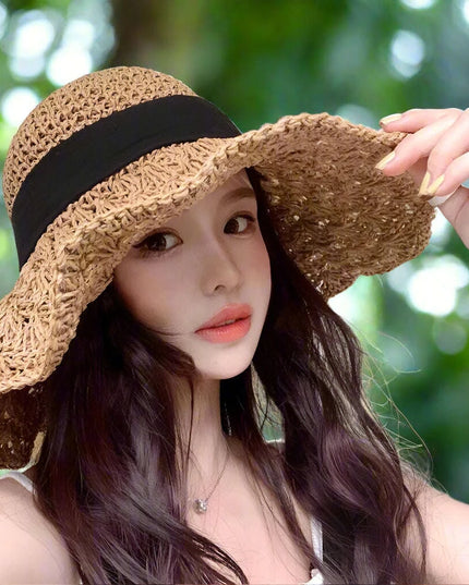 Elegant Women's Travel-Friendly Straw Sun Hat with Wide Brim for Enhanced Summer Protection