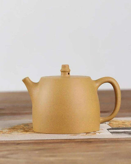 Elegant 460ML Yixing Zisha Clay Teapot with Gold Accents for Tea Enthusiasts