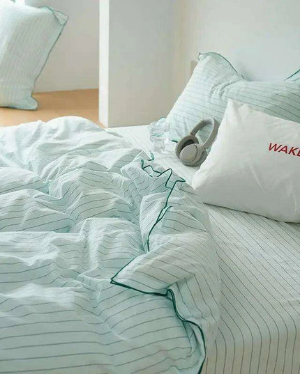 Mint Green Washed Cotton 4-Piece Bedding Set - Chic Duvet Cover for Dorm Rooms and Student Living