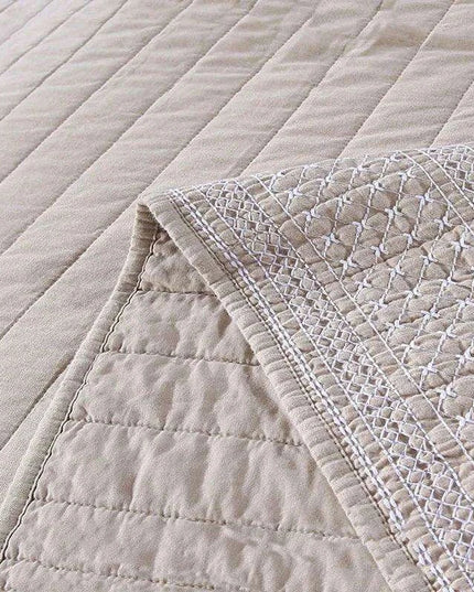 Khaki Embroidered Cotton Quilt Set - Luxurious 3-Piece King Size Bedspread with Matching Pillow Shams
