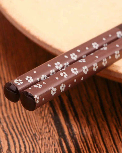 Handcrafted Japanese Wooden Chopsticks for an Authentic Culinary Experience