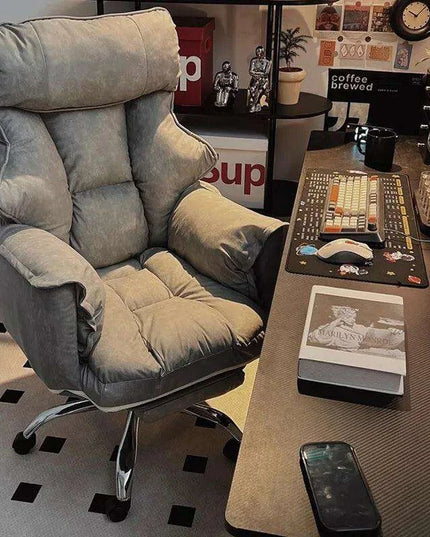 Sleek Nordic Leather Ergonomic Recliner - The Perfect Blend of Comfort for Gaming and Leisure