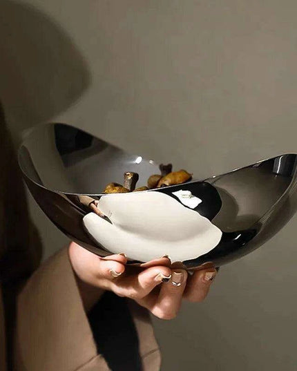 Elegant Extra-Large 304 Stainless Steel Serving Bowl for Stylish Entertaining and Home Accents