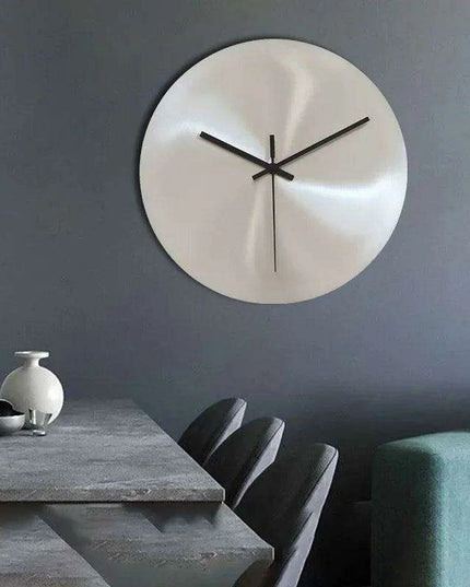 Sleek Industrial Silent Round Clock - Elegant Minimalist Timepiece for Modern Interiors