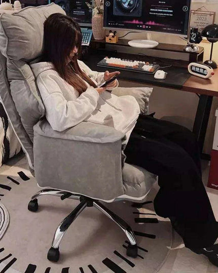 Sleek Nordic Leather Ergonomic Recliner - The Perfect Blend of Comfort for Gaming and Leisure